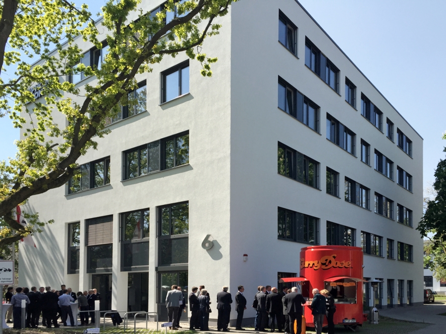 Eröffnung des Büro- und Produktionsgebäudes RW4 in Berlin-Adlershof © GBP Architekten